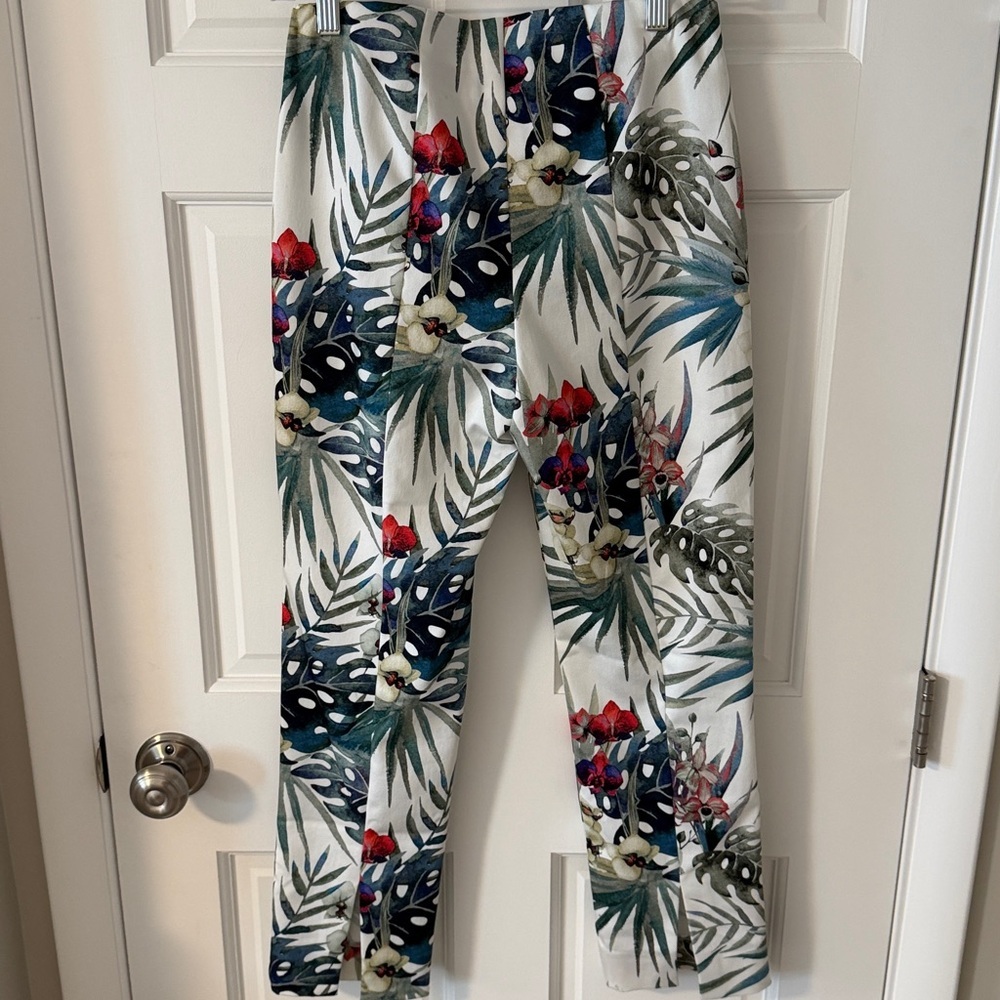 Joseph Ribkoff Tropical Print Cropped Pants Size 2 - Picture 8 of 8